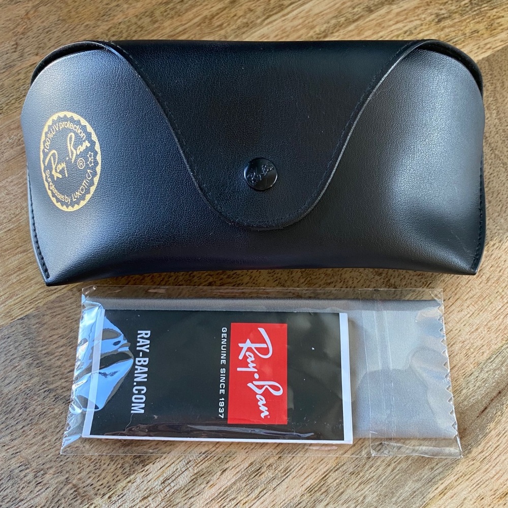 Ray-Ban NEW black large smooth case + dust cloth